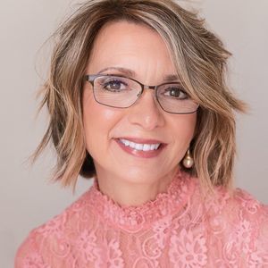 Meet your Posher, Connie